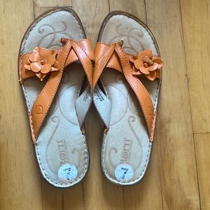 Born orange leather flipflops size 7